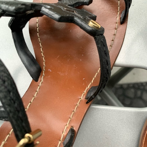 Tory Burch Phoebe Leather Logo Sandal - Picture 10 of 11